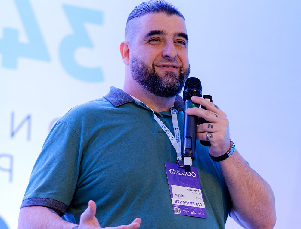 CEO da Microbiota Scientific Solutions e Biólogo. Com 18 anos de experiência e atuação comprovada no ramo, o Dr. Bruno Zylber é um dos maiores especialistas em Intestino do Brasil e renomado palestrante conhecido nacional e internacionalmente.