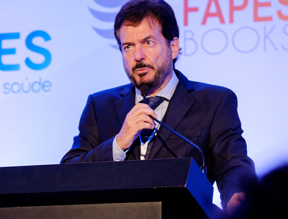 Nutrólogo e Oftalmologista. Professor Universitário. Medicina do Estilo de Vida - Harvard. Mestre - Doutorado UNIFESP