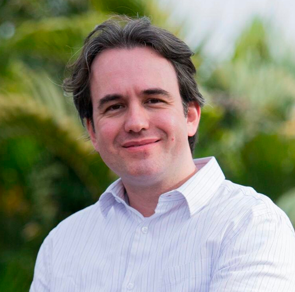 Médico Psiquiatra e Doutor em Ciências pela Faculdade de Medicina da USP